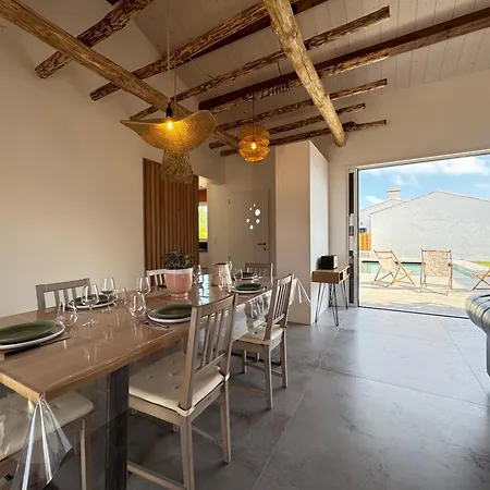 La - Neuve, Piscine Chauffée, Wifi, Tv Villa