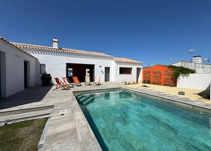 La - Neuve, Piscine Chauffee, Wifi, Tv