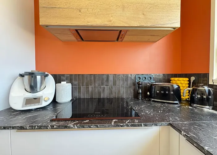 La - Neuve, Piscine Chauffee, Wifi, Tv Villa *